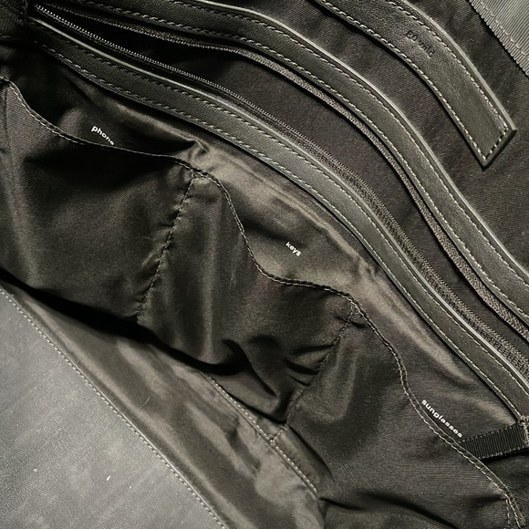 Lululemon All Day Tote - Picture 14 of 16